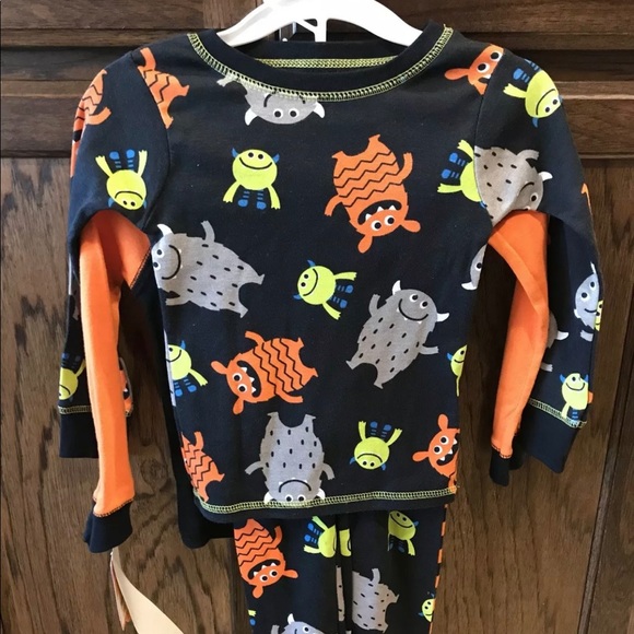 💥SOLD💥NWT Carter’s 4 Piece Pajama Set, Size 3T - Picture 4 of 6